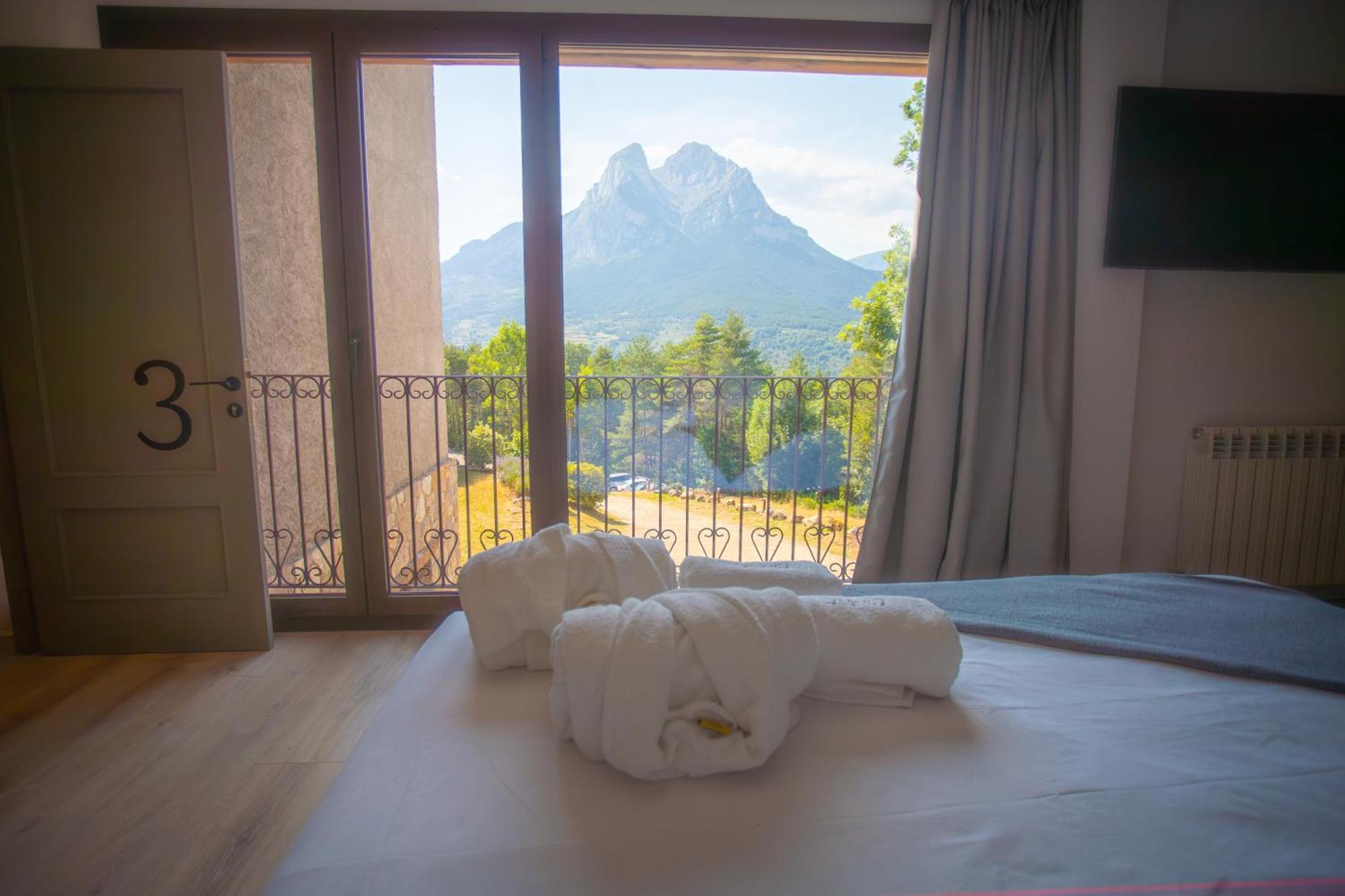 L'Indret Del Pedraforca Adults Only Hotel Saldes Bagian luar foto