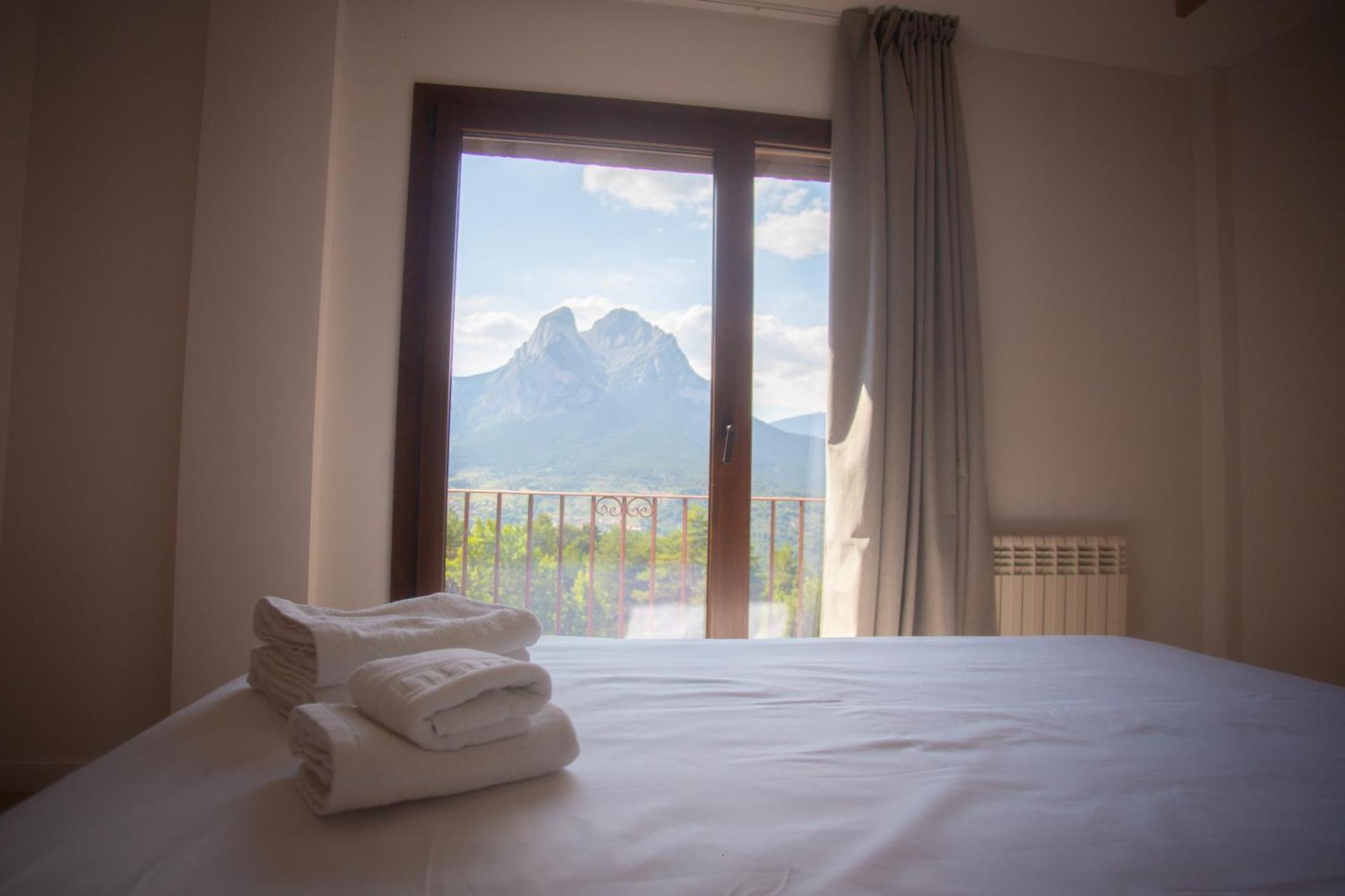 L'Indret Del Pedraforca Adults Only Hotel Saldes Bagian luar foto