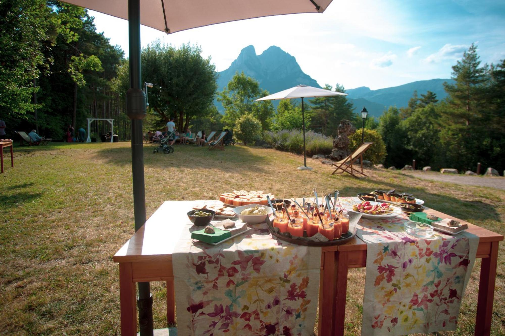 L'Indret Del Pedraforca Adults Only Hotel Saldes Bagian luar foto