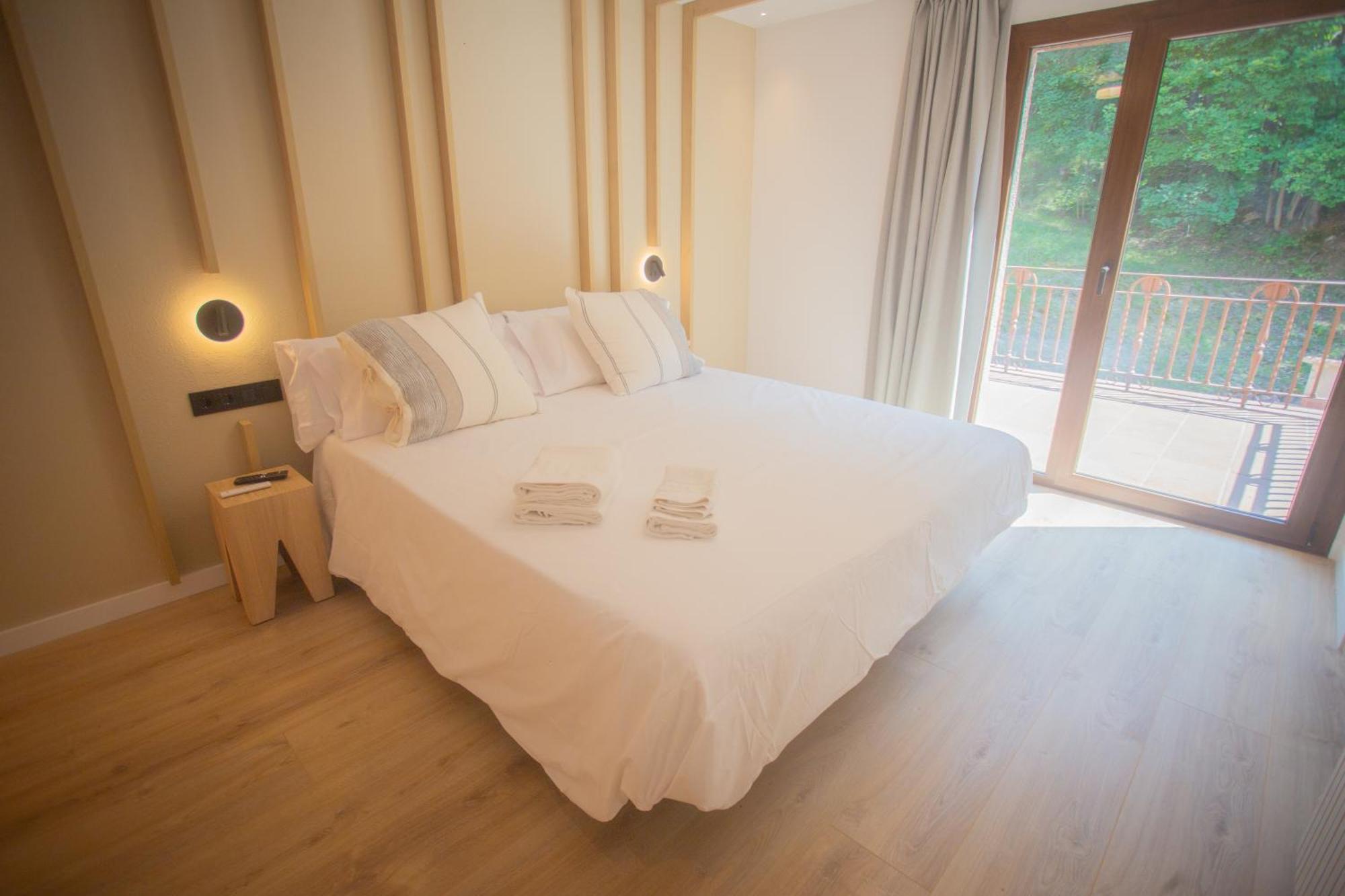L'Indret Del Pedraforca Adults Only Hotel Saldes Bagian luar foto