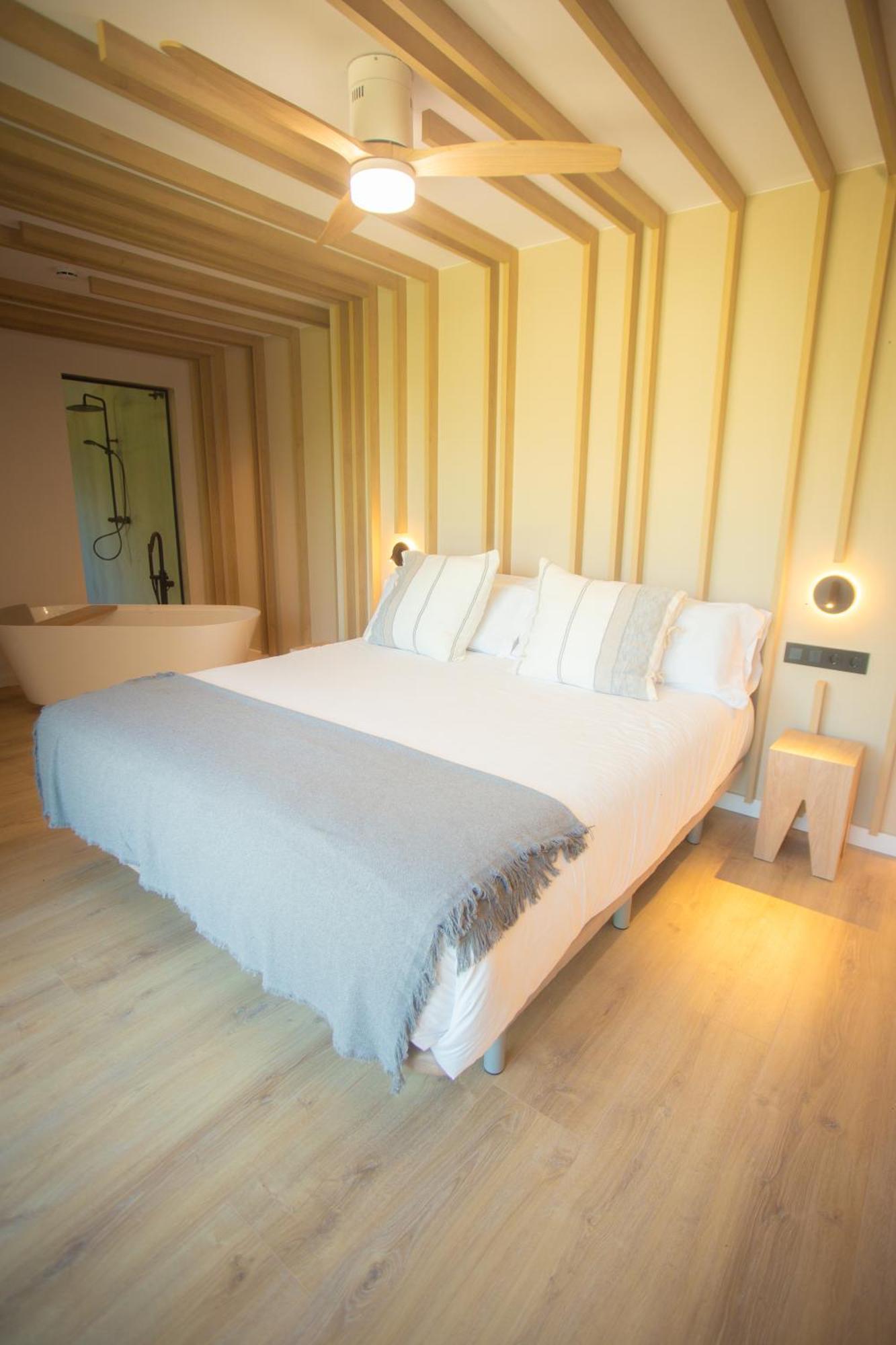 L'Indret Del Pedraforca Adults Only Hotel Saldes Bagian luar foto