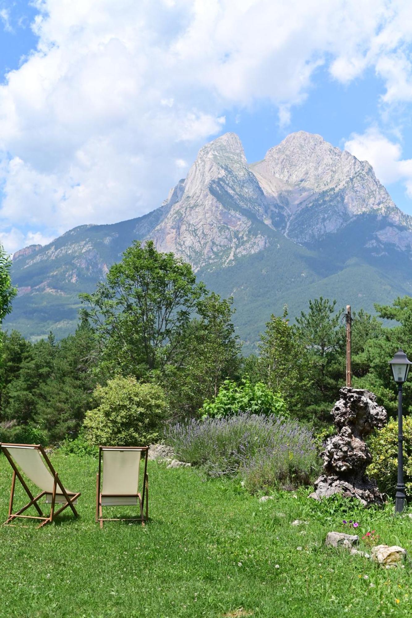L'Indret Del Pedraforca Adults Only Hotel Saldes Bagian luar foto