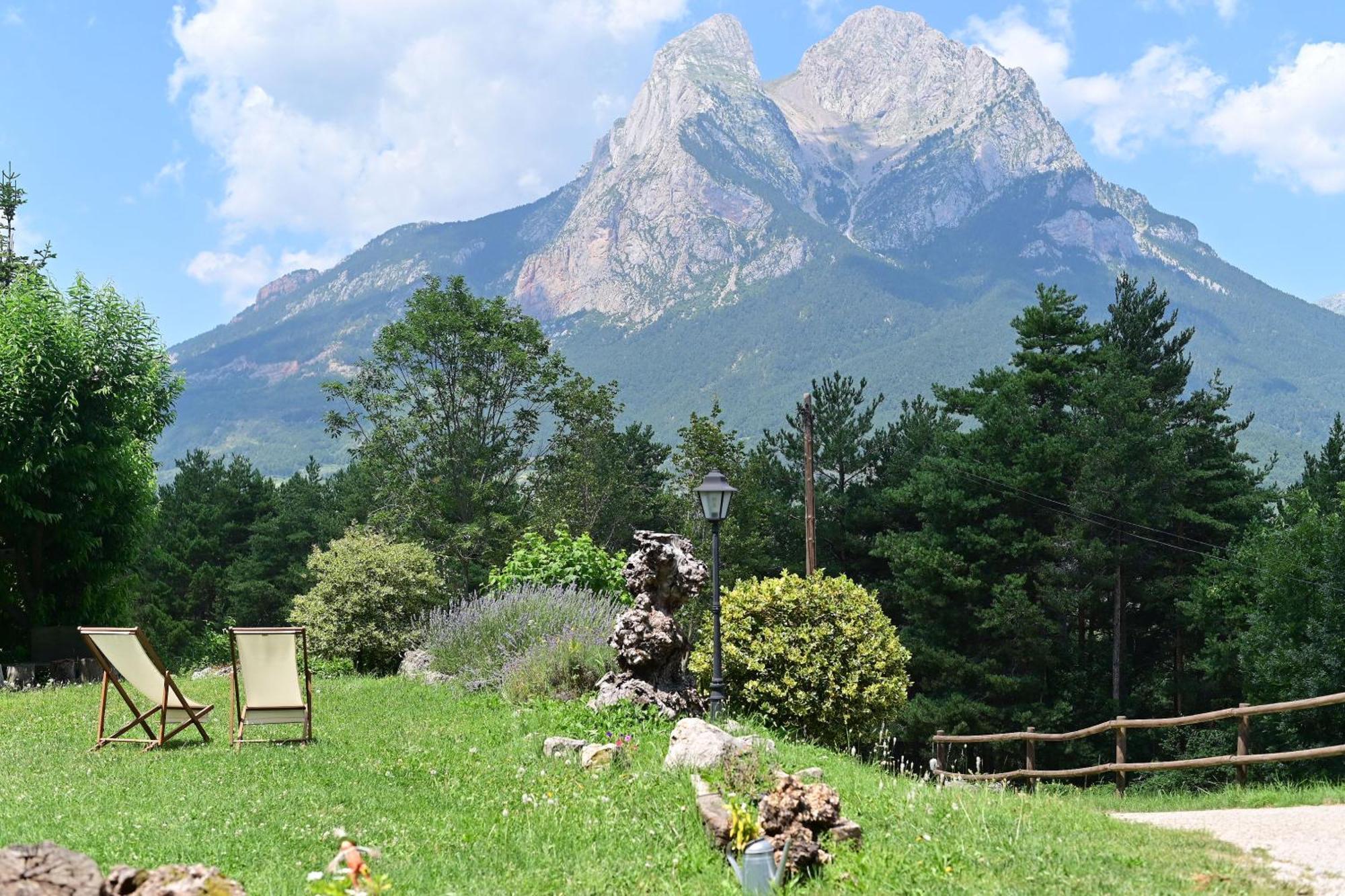 L'Indret Del Pedraforca Adults Only Hotel Saldes Bagian luar foto